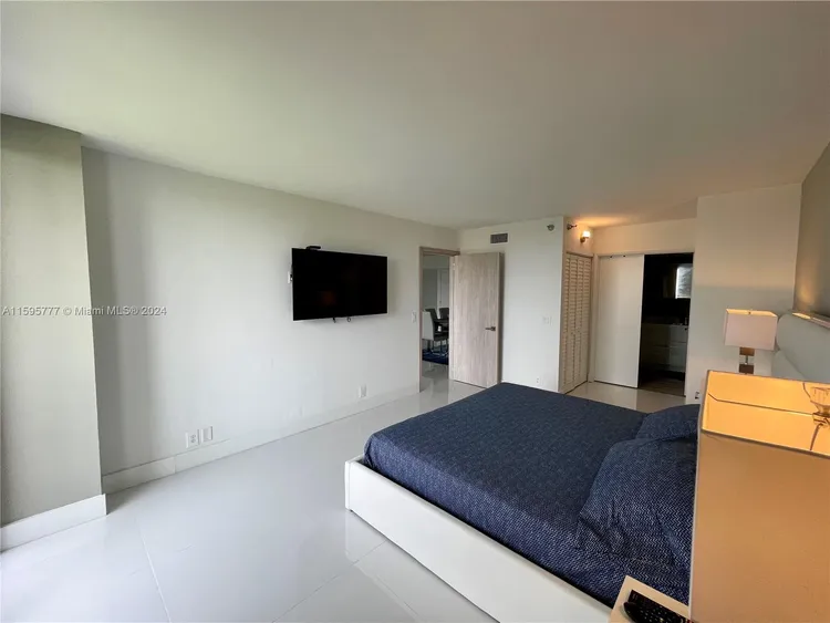 Parc Central South #1405 image #8