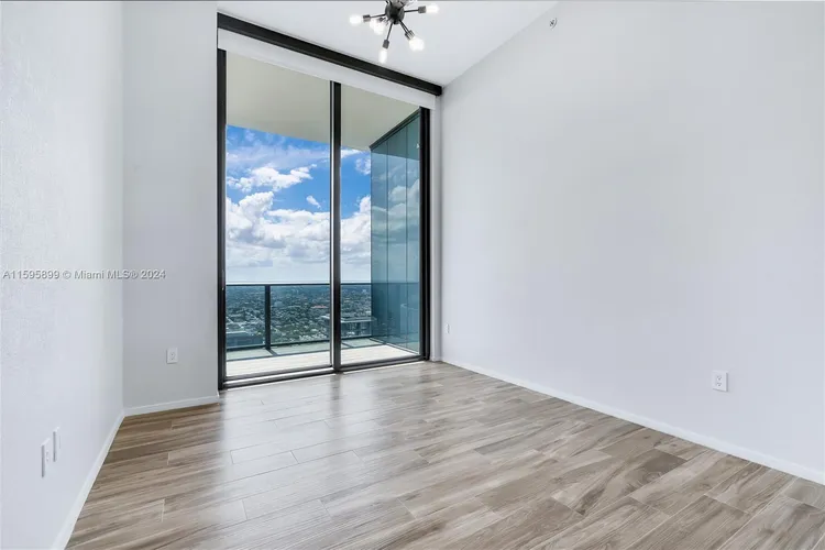 SLS Lux Brickell #PH5601 image #24