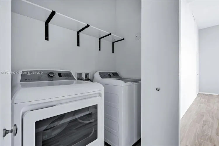 SLS Lux Brickell #PH5601 image #28