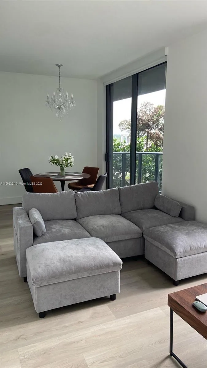 Hyde Midtown #915 image #21