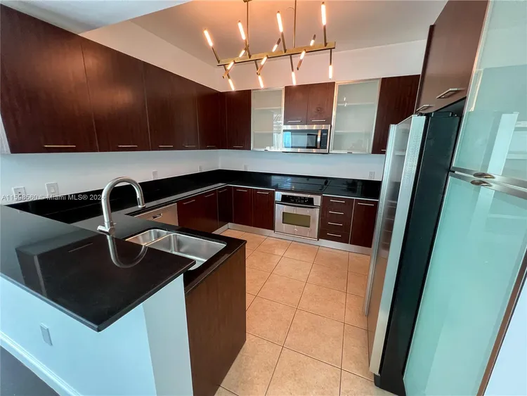 Metropolis at Dadeland #2601 image #12