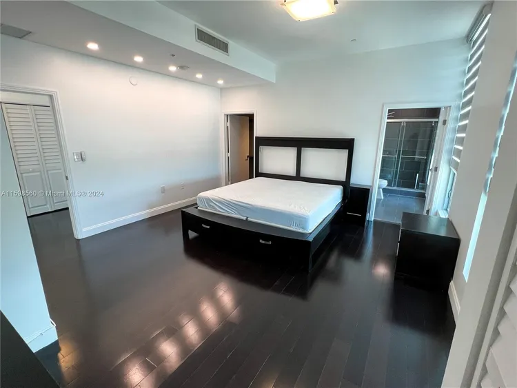 Metropolis at Dadeland #2601 image #16