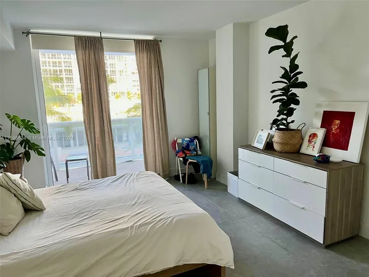 Harbour House #212 image #12