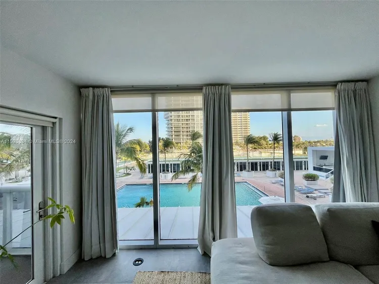Harbour House #212 image #16