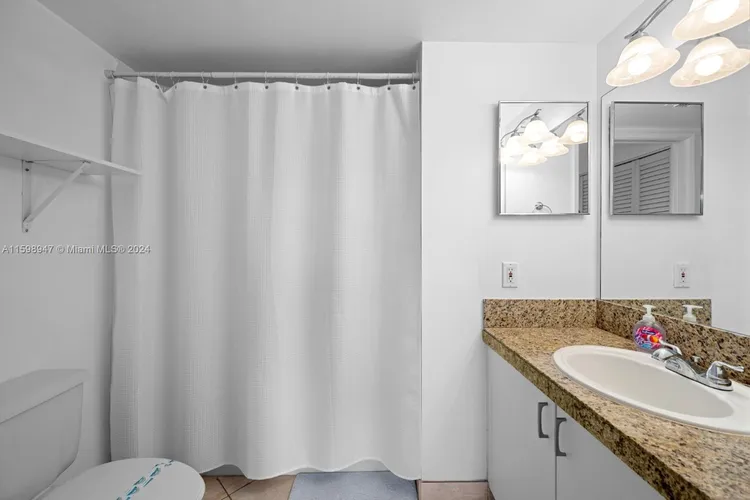 The Yacht Club at Aventura #8604 image #10