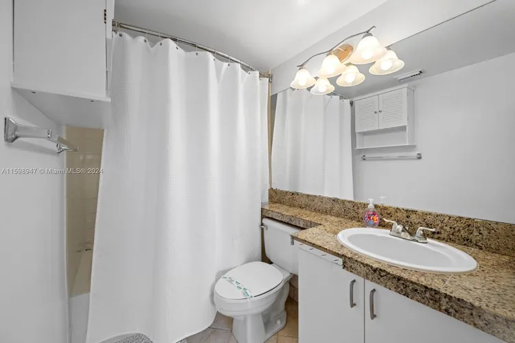 The Yacht Club at Aventura #8604 image #11