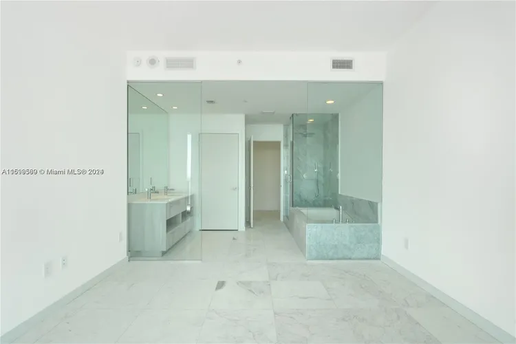 Gran Paraiso #3103 image #12