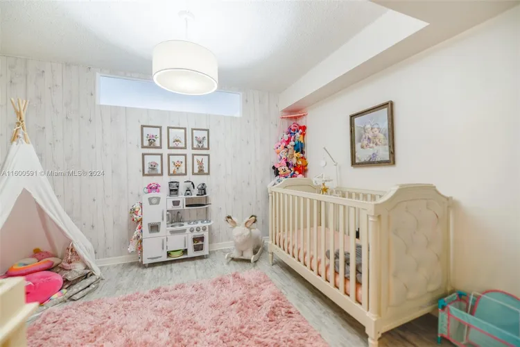 Yacht Club at Portofino #309 image #11