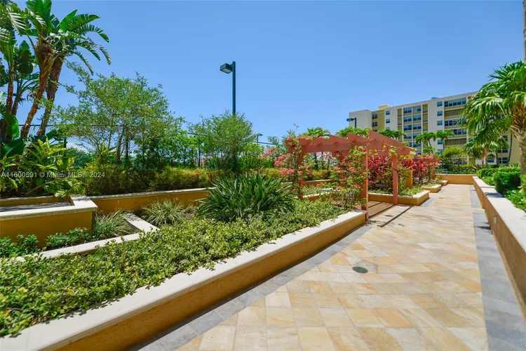 Yacht Club at Portofino #309 image #25