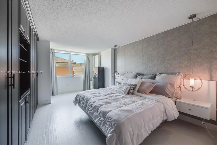 Yacht Club at Portofino #309 image #6