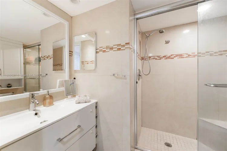 Yacht Club at Portofino #309 image #9