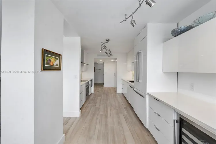 Three Grove Isle Condo #C202 image #11