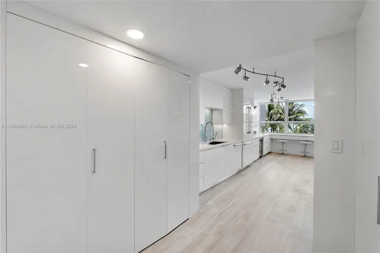 Three Grove Isle Condo #C202 image #14