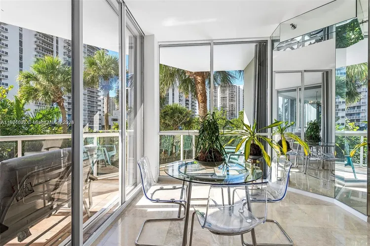 One Island Place #TH1 image #10