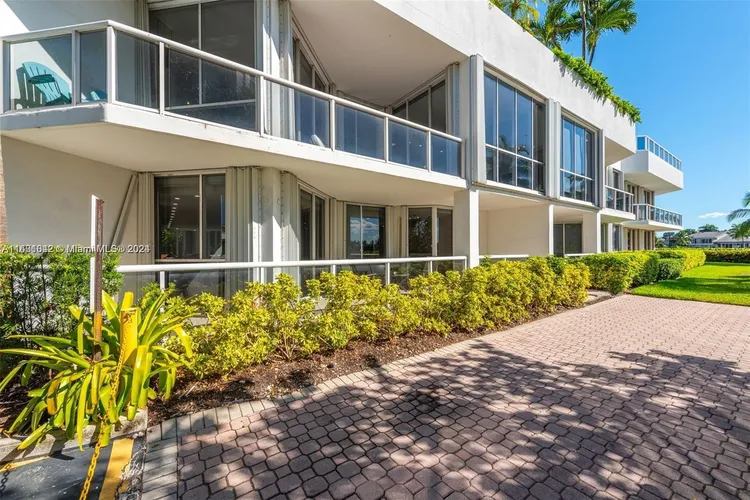 One Island Place #TH1 image #11