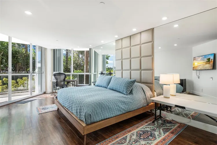 One Island Place #TH1 image #14