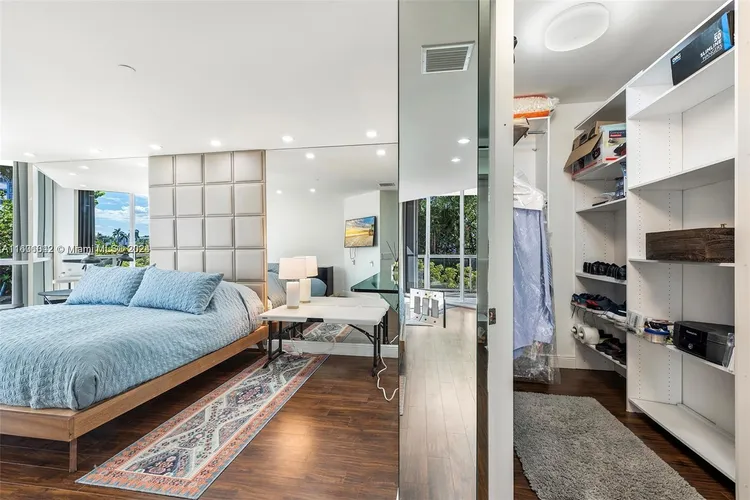 One Island Place #TH1 image #16