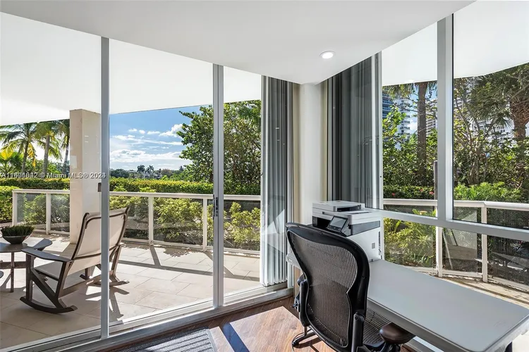 One Island Place #TH1 image #17