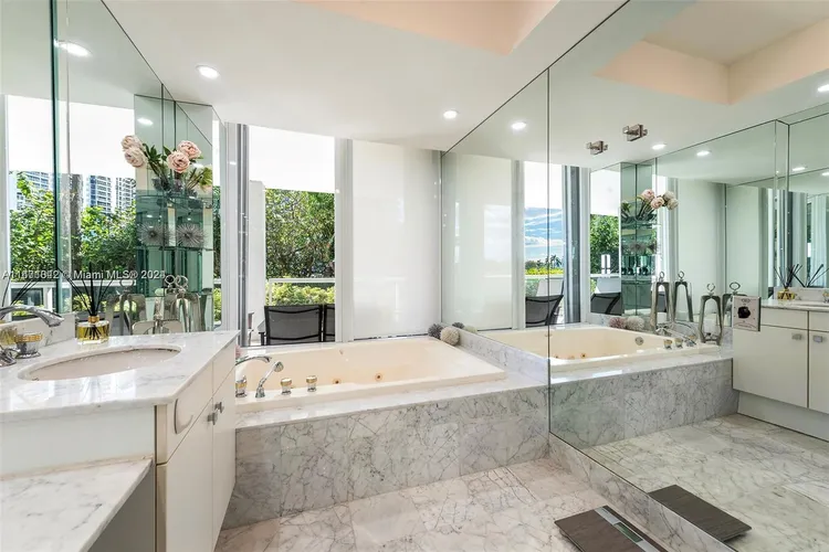 One Island Place #TH1 image #18