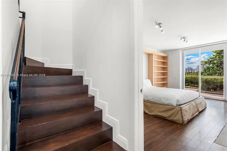 One Island Place #TH1 image #20