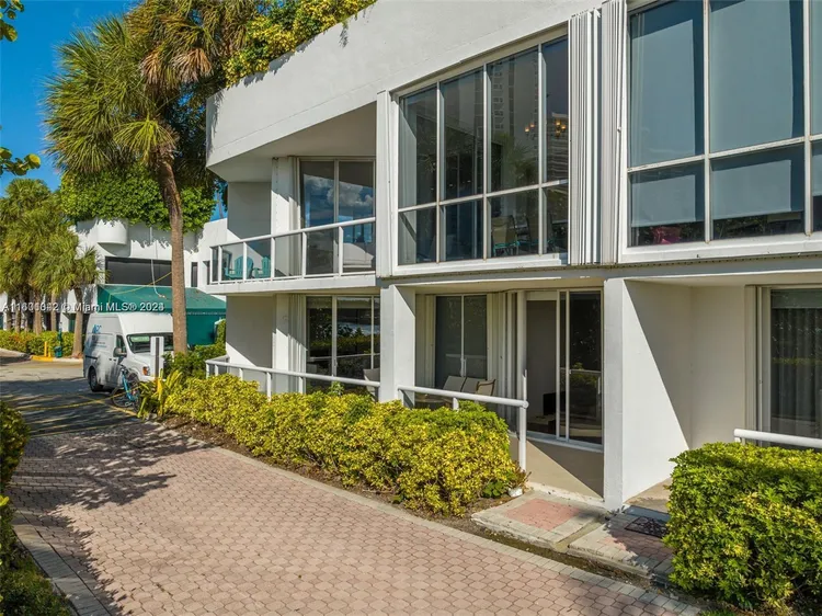 One Island Place #TH1 image #29