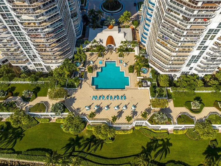 One Island Place #TH1 image #32