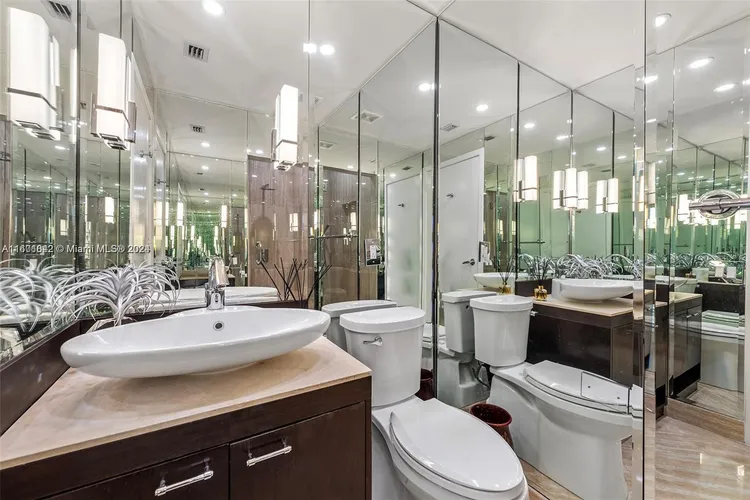 One Island Place #TH1 image #38