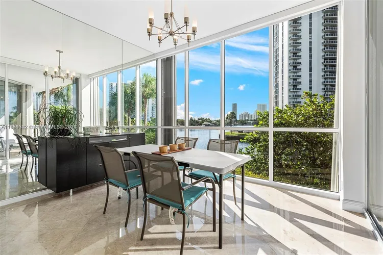 One Island Place #TH1 image #8