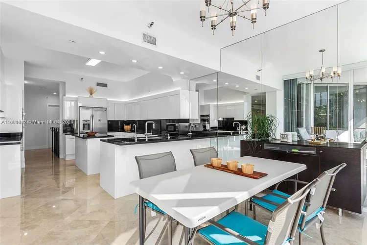 One Island Place #TH1 image #9