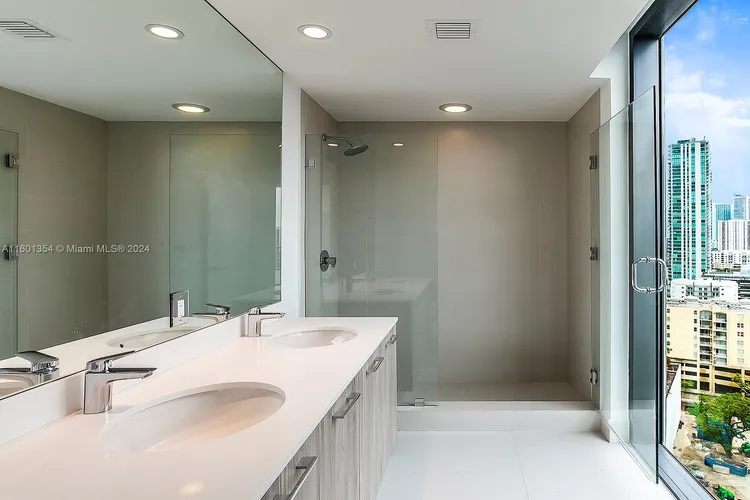 Paraiso Bayviews #1610 image #14