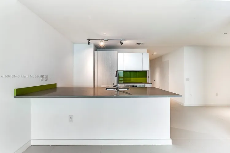 Paraiso Bayviews #1610 image #9