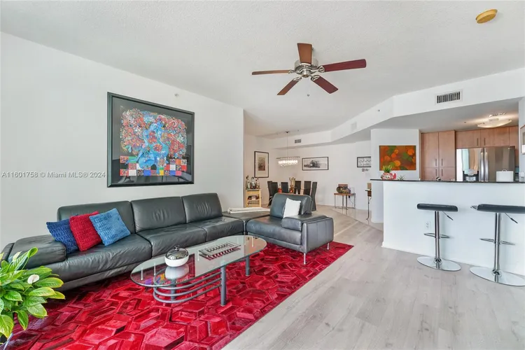 360 Condo #617 image #10