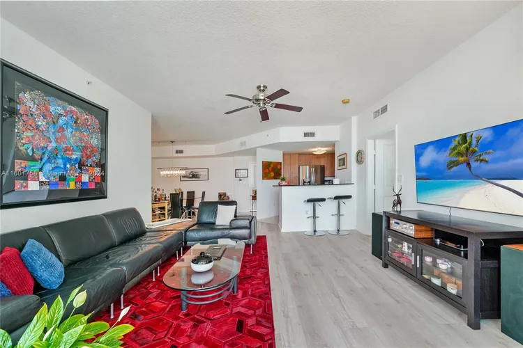 360 Condo #617 image #11