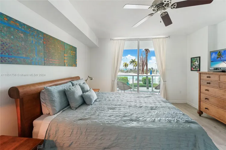 360 Condo #617 image #18