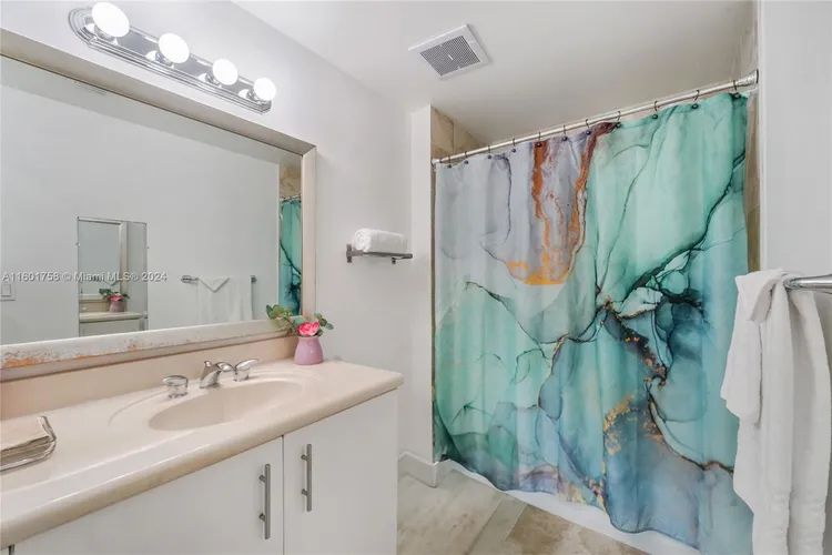 360 Condo #617 image #24