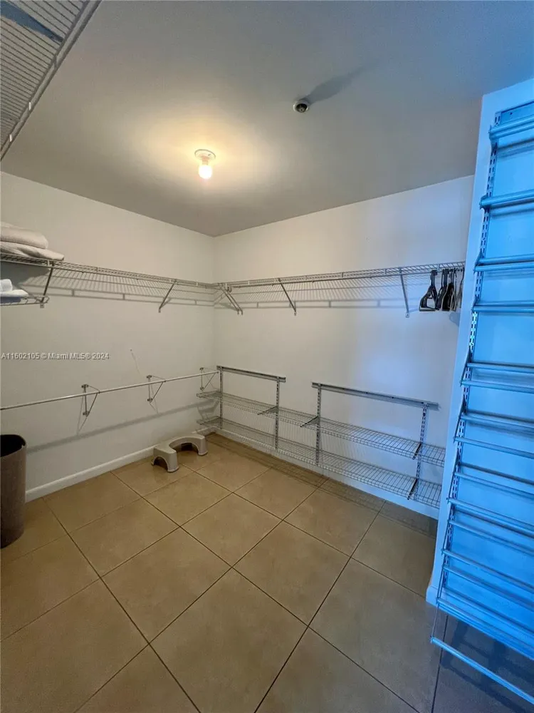 Midblock Condominium #802 image #14