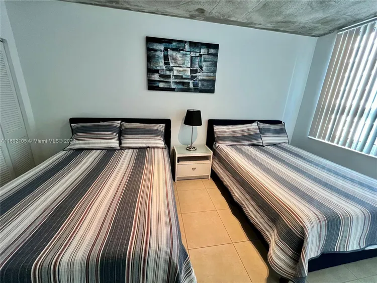 Midblock Condominium #802 image #15