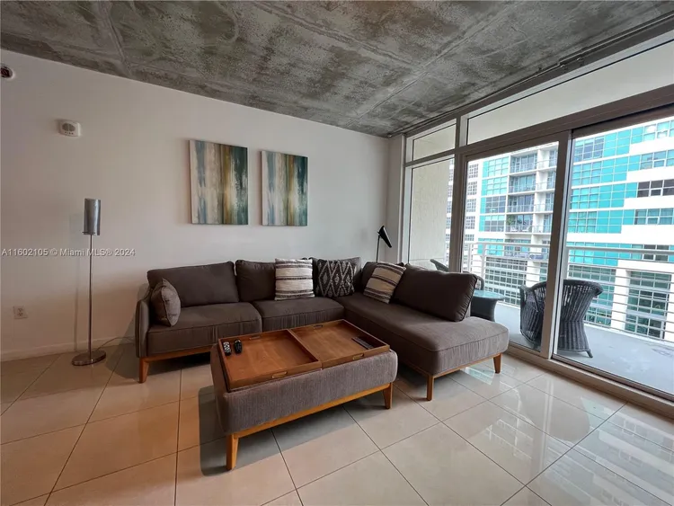 Midblock Condominium #802 image #21