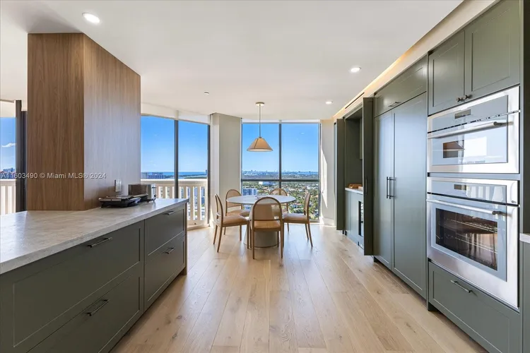 Williams Island 2000 #2809 image #8