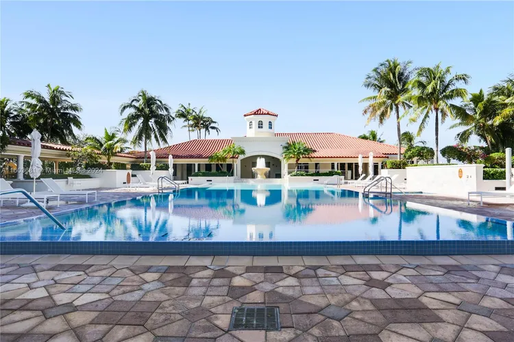 Turnberry Village #703 image #12