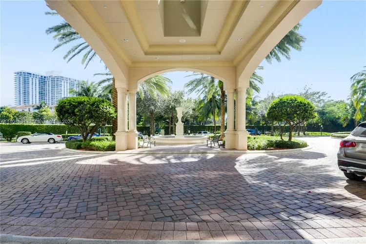 Turnberry Village #703 image #13