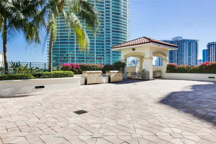 Turnberry Village #703 image #14