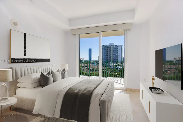 Turnberry Village #703 image #8