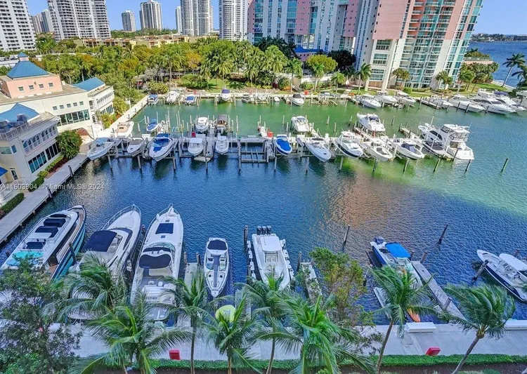 Aventura Marina #808 image #21