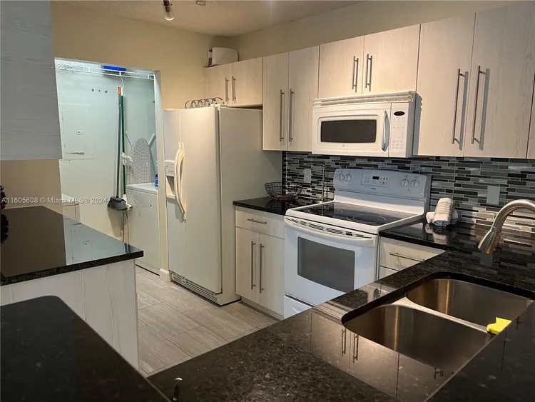 The Yacht Club at Aventura #6208 image #15