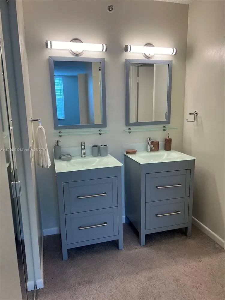 The Yacht Club at Aventura #6208 image #33