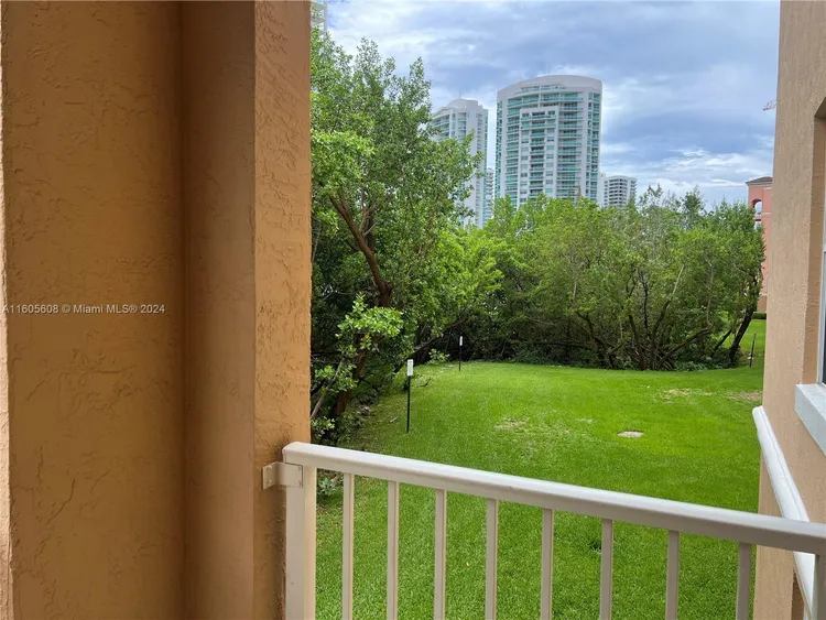 The Yacht Club at Aventura #6208 image #42