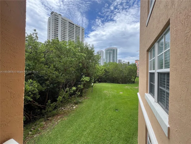 The Yacht Club at Aventura #6208 image #45