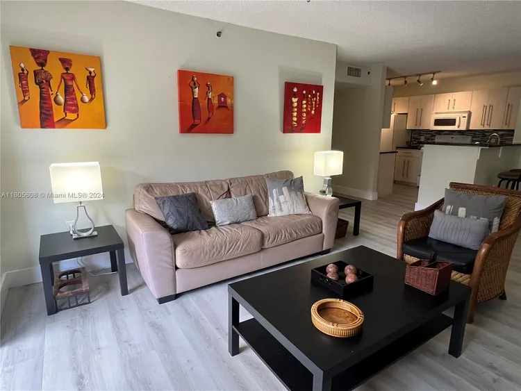 The Yacht Club at Aventura #6208 image #7