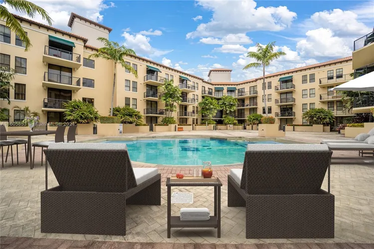 55 Merrick #836 image #13